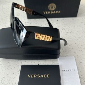 Authentic Versace Sunglasses 😎